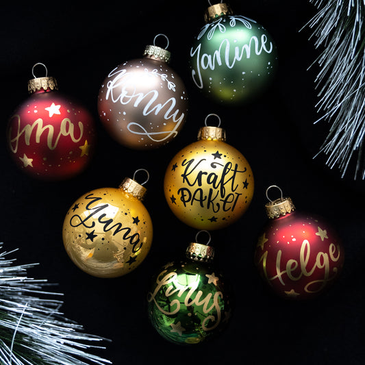 "Weihnachtskugel klein" - individuell beschriftet - versch. Farben