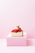 Lade das Bild in den Galerie-Viewer, Print - STRAWBERRY CAKE - limitiert
